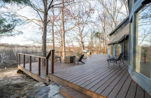 Exclusive Wooded Chalet w Magnificent River Views - Foto 41