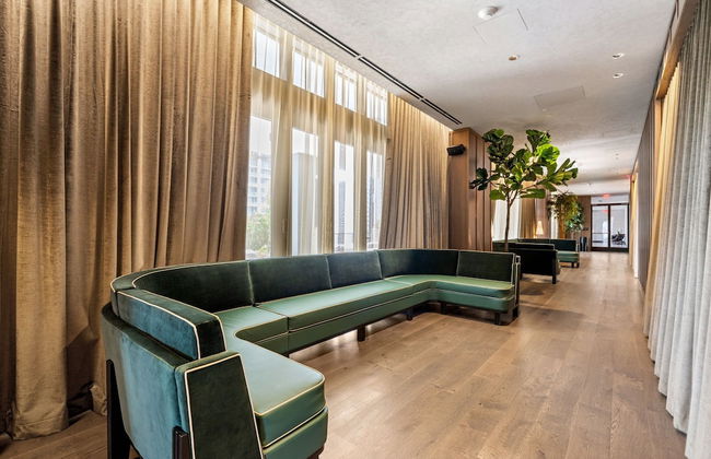 Ultimate Elegance Studio with Panoramic City Views - Foto 77