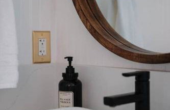 Historic Cottage + Modern Luxury • Walk to Capitol - Foto 67