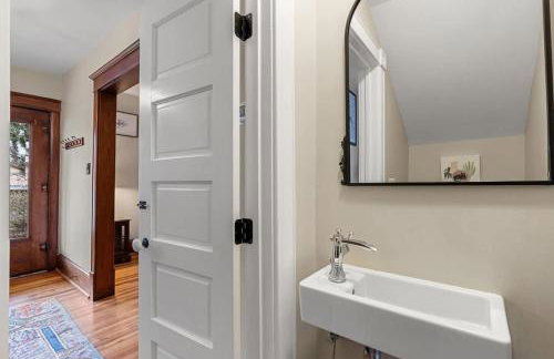 Historic Queen Anne Family Home w Modern Comforts - Foto 12