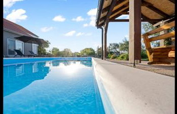 Olive Tree House with Jacuzzi, WiFi and 40m2 pool - Foto 12