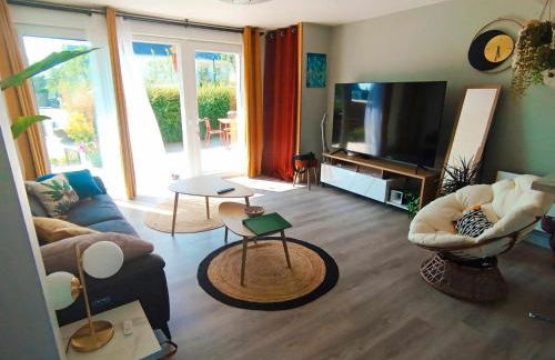 Superbe T3 terrasse et jardin centre bourg - Photo 2