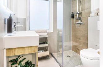 Ferienhaus Waldgeflüster 70 QM I überdachte Terrasse I 2 Schlafzimmer I Strandnah - Photo 5