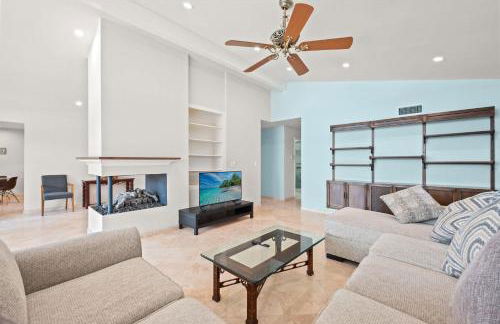 Airy Large Backyard Oasis Perfect Family Getaway - Foto 54