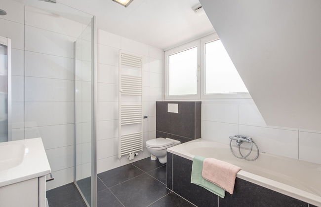 Charming Villa in Natural Surroundings - Photo 9