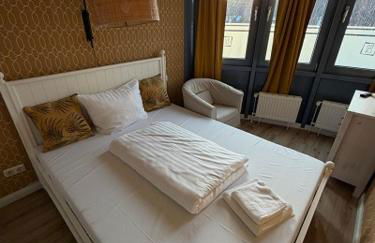 BoLA Ferienwohnung Hamburg 50a mit Balkon Familienfreundlich für 4 Personen, Parkplatz - Foto 16