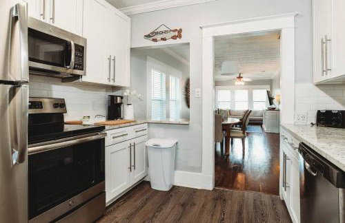 Luxe 3BR Retreat Nr Downtown & Pier Pet-Friendly - Foto 15