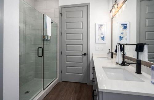 Luxury Apt with shopping and restaurants - Foto 32