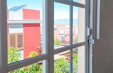 Beautiful 1 Bedroom Apartment with Mountain View - Foto 20