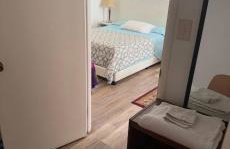 Walk to 2 metro's, furnished studio, private, parking, wifi. - Foto 15
