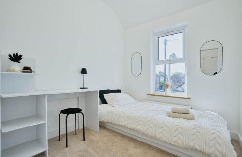 AV MODERN HOMES-House for 7 Guests near City Centre - Foto 2
