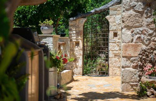 Verekinthos Villas - Pool, Hot Tub, BBQ, Kids Playground, Stunning Mountain Views - Photo 29