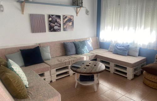 Lola's Beach House - Photo 12