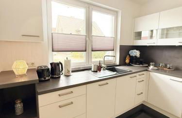 Luxuriöse Ferienvilla mit Garten, Gaming Zone & Netflix - Foto 9