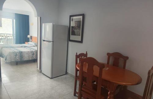 Apartamentos Leonor Carihuela - Photo 25