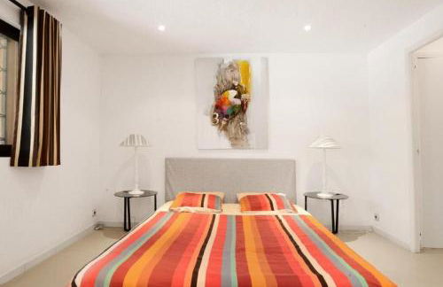 Le Clos Saint Jean, vue Cité, piscine et parking - Foto 2