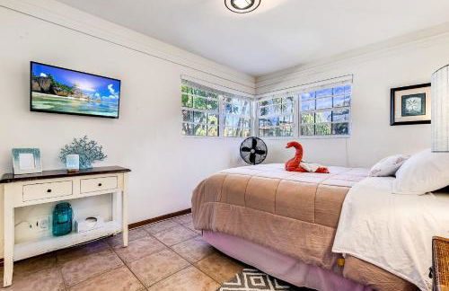 South Florida Spacious Oasis 4BR Retreat with 2 King Beds, Amazing Pool, near Beaches - Photo 70