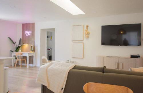 Bohemian ChiC SpaCation-Private HotTub-Close to Downtown-No Pet Fee! - Foto 23