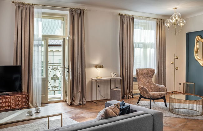 Golden Angel Suites by Adrez Living - Photo 44