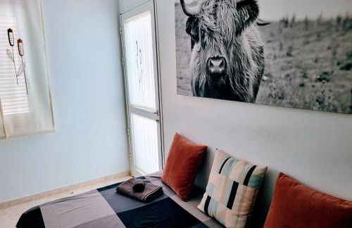 2 bedroom apartment with a pool - Foto 6