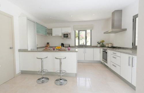 Rent Your Luxury 5 Bedroom Villa, Ibiza Villa 1009 - Foto 12