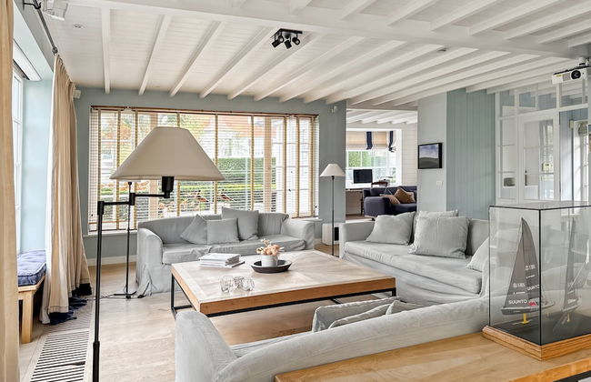 Superb Villa in the Heart of Knokke Zoute Close to the Beach and Shopping Area - Foto 1