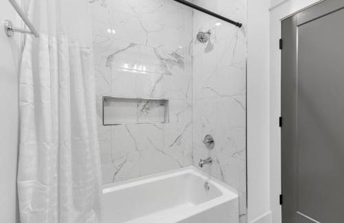 14 Bed Luxe Nashville Retreat with Game Room & Perfect for Large Groups! - Foto 2