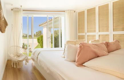 VACATION MARBELLA I Villa Moss, Golf-front, Swimming-pool, Minutes from the Marina and the Beach - Photo 35
