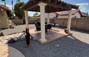 Sparkling Foothills Home 3 bed and loft 2 bath pool home - 14 day minimum - Foto 9