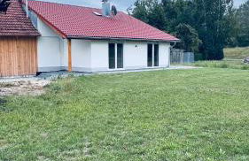 Bungalow im Grünen - Foto 2