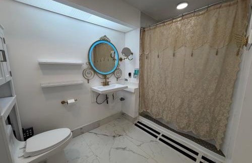 Disney Princess and Heroes Apartment Accessible - Foto 38