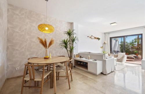 Driftwood Escape - Puerto de la Duquesa - Photo 1