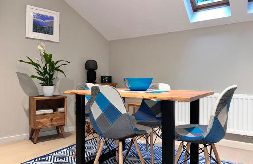 River Vista Retreat - Luxury duplex Apt - Views - Parking - Cycle storage - Spa access option - Foto 8