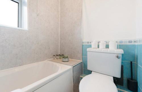 Stylish 4BR Retreat Near Town Centre - Foto 20