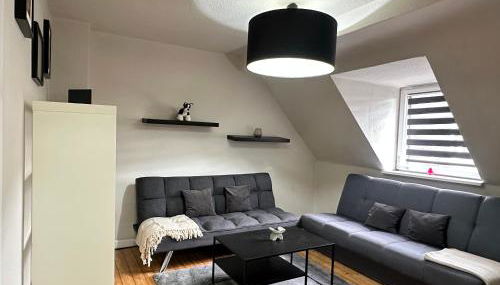 Duisburg FeelHome, Flughafen nah,2-Schlafzimmer, Badewanne, Zentral, WiFi, Top Floor - Foto 2