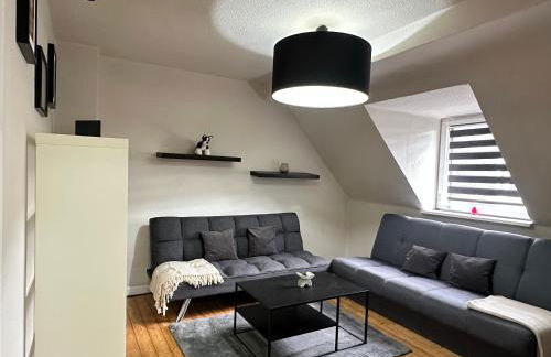 Duisburg FeelHome, Flughafen nah,2-Schlafzimmer, Badewanne, Zentral, WiFi, Top Floor - Foto 2