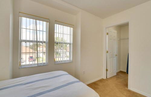 22 Mi to Disney Kissimmee Home with Pool and Hot Tub - Foto 26