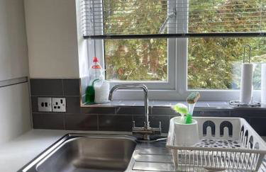 2 Bedroom Flat Bracknell Free Parking - Photo 10