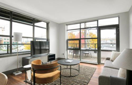 S Lake Union 2BR w Gym WD nr Space Needle SEA-182 - Foto 3