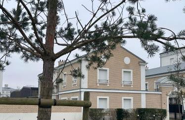 Family's house - Villa proche de la vallée village et Disneyland paris ,2 parkings, air condition - Foto 1