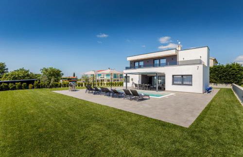 Villa Ana Škicini for 10 people with heated pool, kids activities and sea view near Novigrad - Foto 11