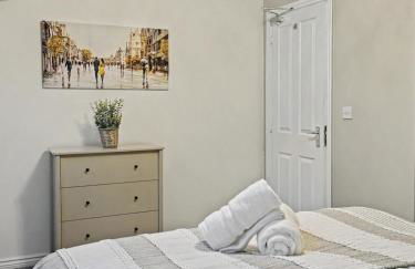 Entire home Sleeps 5 guest 5 mins fromMCR City - Foto 14