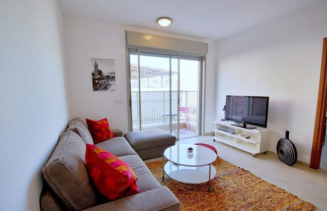 2BDR Amazing Location with Parking - Foto 9