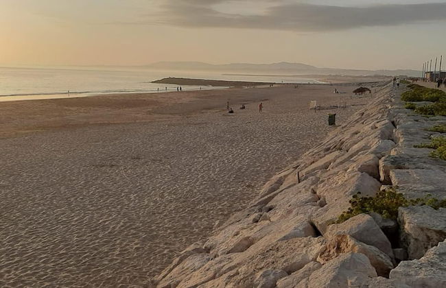 Lisbon Beach Flat - 4 Guests - Free Parking - Foto 12