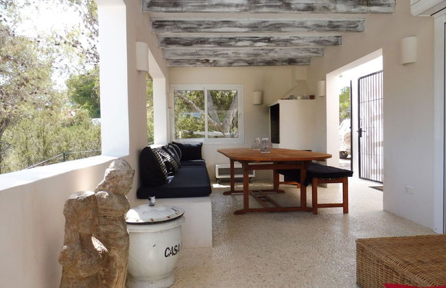 Villa in Cala Tarida With Private Pool & Sea View - Photo 15