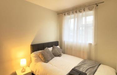 Spacious City Centre Apartment - Photo 12