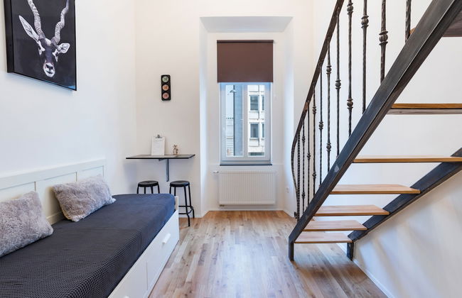 Rhino Studios - Photo 31