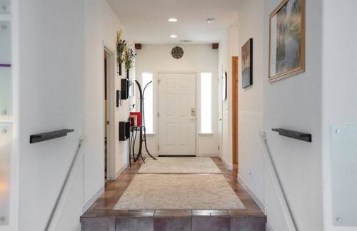 Manzanita Manor-Whimsical art & near downtown - Foto 24