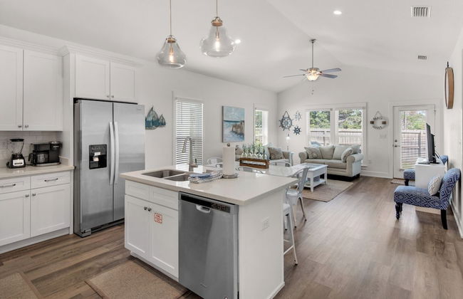 Beautiful Coastal Chic Home for 9 + Neighborhood Pool in Panama City Beach - Foto 16