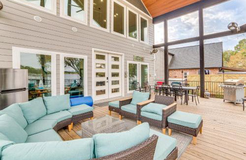 Private Dock and Yard! Modern Getaway in Mabank - Foto 24